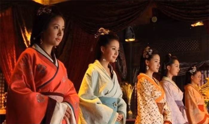 Cung nu may man tro thanh hoang hau nho sai lam cua thai giam