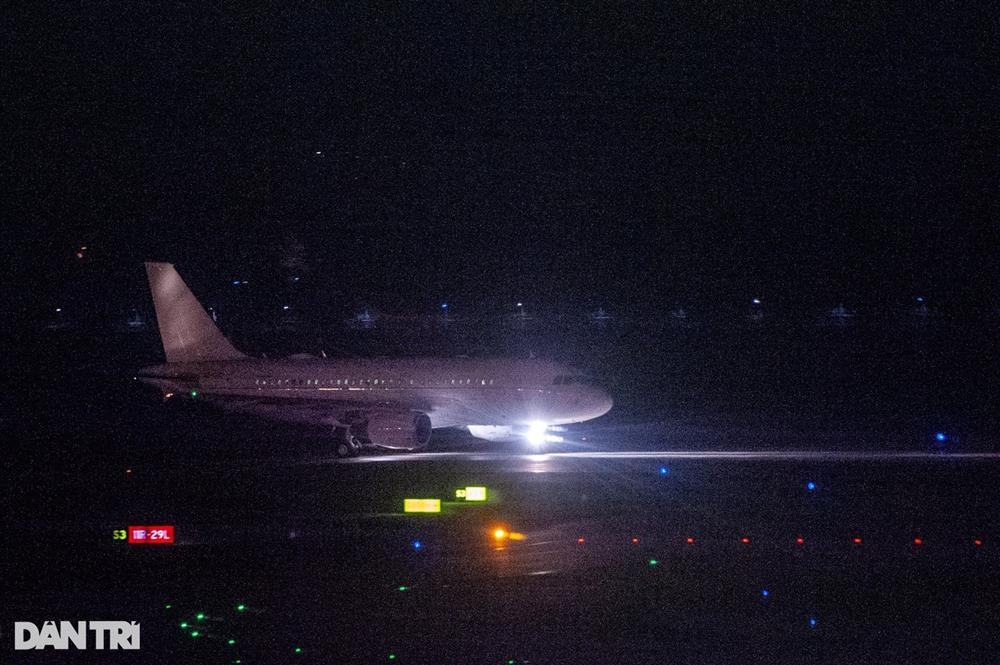 Nhom BlackPink ve nuoc ngay trong dem sau hai buoi dien tai Ha Noi