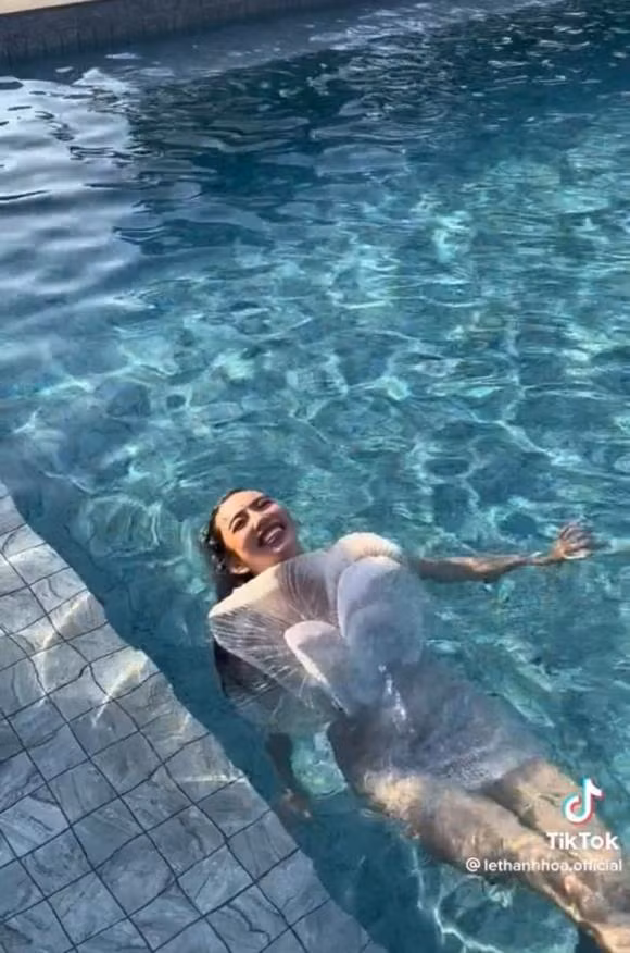 Đến khi xem hậu trường mới khiến dân tình phì cười.