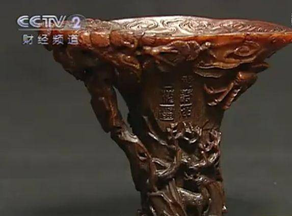 Mang chiec coc den tham dinh, nguoi dan ong soc voi nhan dinh gia