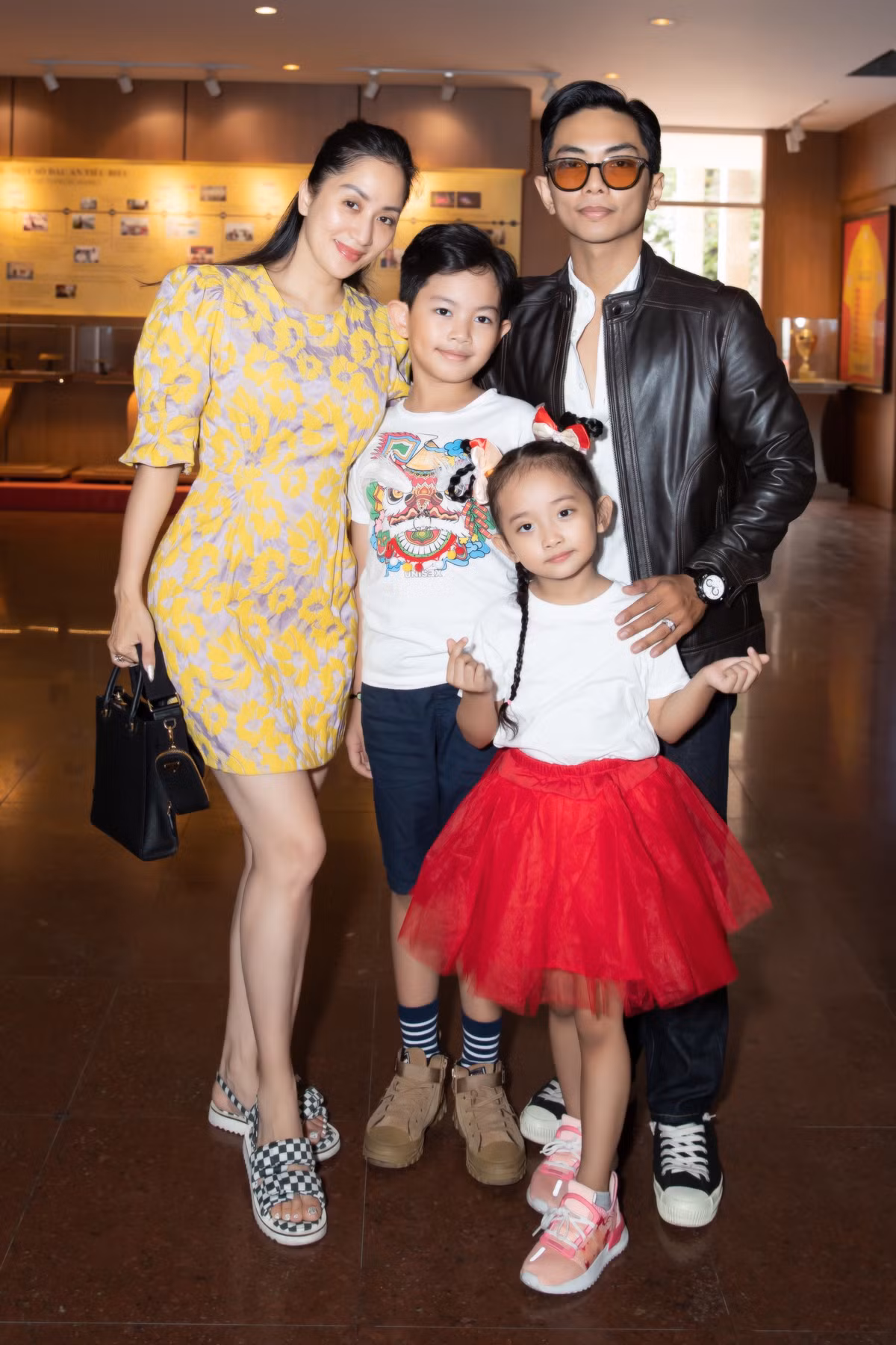 Khanh Thi - Phan Hien tiet lo dieu kho tin ve con gai ut