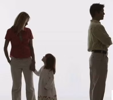 Dua chau di xet nghiem ADN, ba nhan tin 