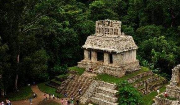 Tam bia giong ma QR duoc de lai 2.000 nam truoc?