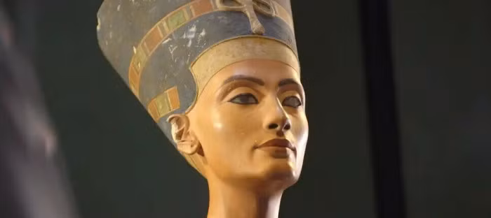 Nữ hoàng Ai Cập Nefertiti vẫn mê hoặc mọi người đến tận ngày nay Nu hoang Ai Cap Nefertiti van me hoac moi nguoi den tan ngay nay