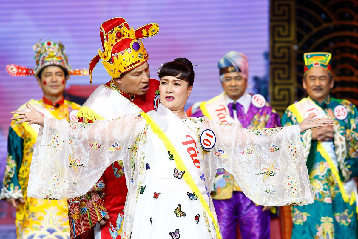 Các Táo có phần giới thiệu khiến người xem liên tưởng đến màn hô tên gây tranh cãi trong cuộc thi Hoa hậu Hòa bình Việt Nam 2022. Táo Y tế gây cười khi PR bản thân là "đại sứ quyền năng, đệ nhất đẳng huyền, đại liên hiệp táo, tổng đại lý táo xanh sạch, kiêm chủ tịch hội đồng quản trị táo liên thiên hà".