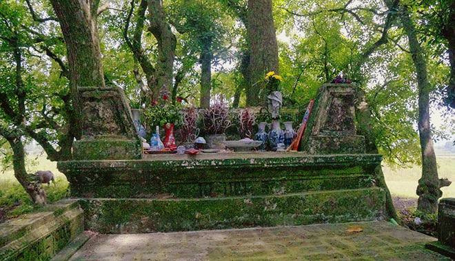 Bí ẩn mộ cổ con gái Vua Hùng nằm giữa gò lộc vừng - Hình 2 Bi an mo co con gai Vua Hung nam giua go loc vung-Hinh-2