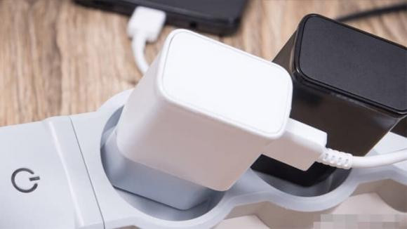 Khi sac dien thoai di dong, dung lap lai 5 sai lam nay-Hinh-4