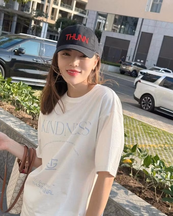 Trong chương trình Nhật Ký Ban Công hồi tháng 4, Kỳ Duyên có dịp nhìn lại hành trình của bản thân sau gần 1 thập kỷ vào showbiz. Cô cho biết ngôi vị Hoa hậu Việt Nam 2014 đã thay đổi hoàn toàn cuộc sống của cô theo hướng tích cực và cả tiêu cực. Tiếp xúc với hào quang showbiz từ khi còn trẻ nên Kỳ Duyên không thể tránh khỏi những bỡ ngỡ, va vấp.