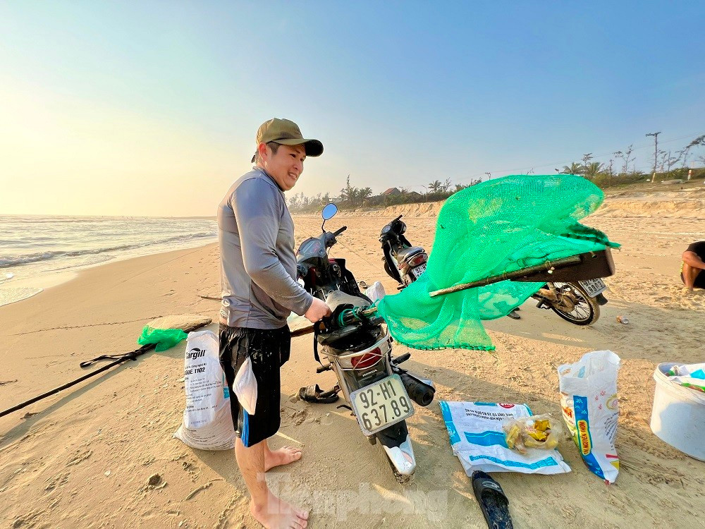 Ra bien bat oc be bang mong tay, ngu dan kiem bon tien moi sang-Hinh-22