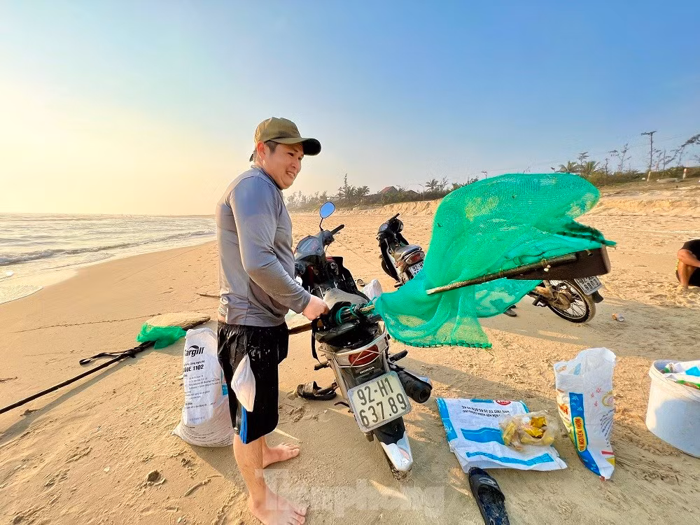 Ra bien bat oc be bang mong tay, ngu dan kiem bon tien moi sang-Hinh-22