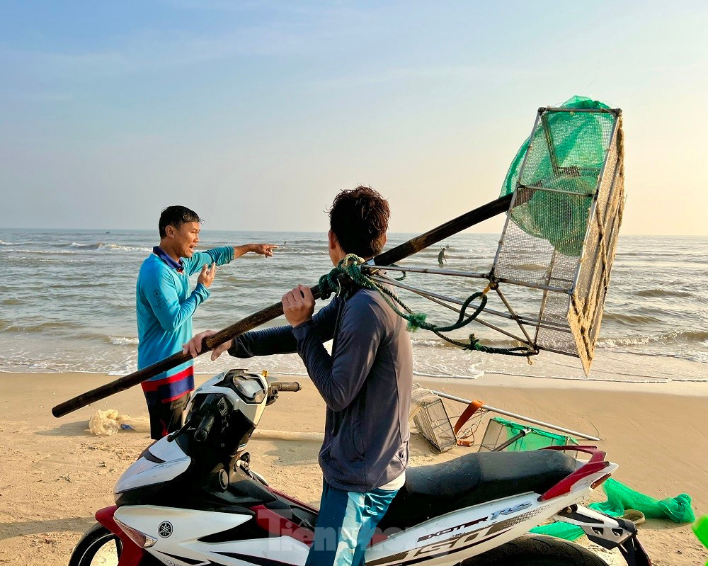 Ra bien bat oc be bang mong tay, ngu dan kiem bon tien moi sang-Hinh-21