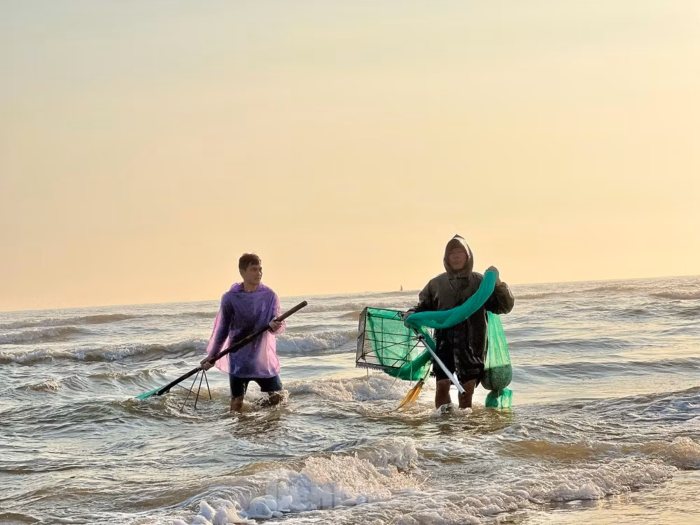 Ra bien bat oc be bang mong tay, ngu dan kiem bon tien moi sang-Hinh-8