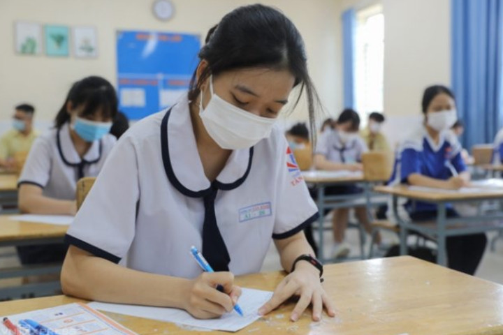 Truong to chuc thi nham ngay, hoc sinh Binh Duong phai thi lai