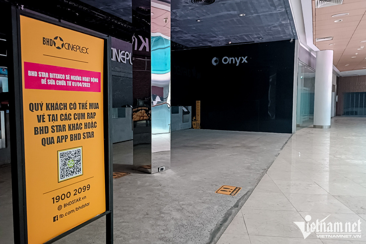 Rạp chiếu phim trên tầng 3 và 4 của tòa nhà từng là điểm đến, thu hút nhiều các bạn trẻ tới xem phim, nay nhà đầu tư cũng đã trả mặt bằng, dừng hoạt động.