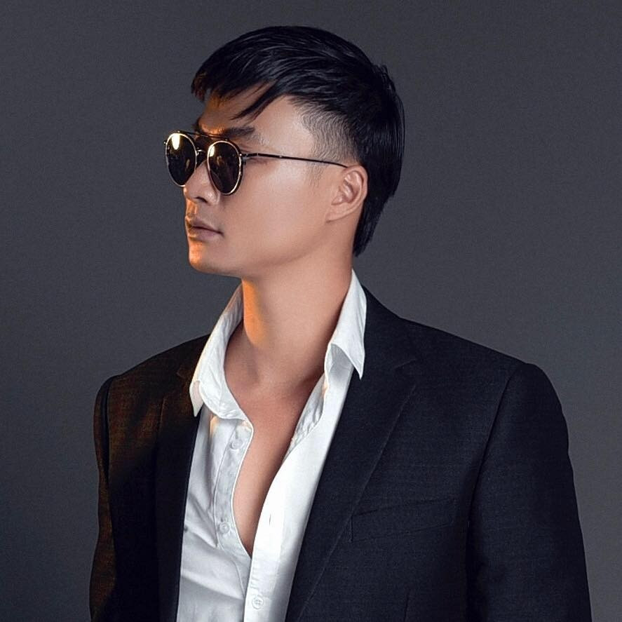 Diễn viên sinh năm 1989 chia sẻ ngoài đời anh là người hài hước, năng động, có phần giống với tính cách nhân vật Trung "trâu". Bản thân anh phải thay đổi khá nhiều để phù hợp vào những dạng vai mới. “Vai diễn nào cũng vậy, đều có đời sống và tính cách khác nhau. Mỗi nhân vật là một câu chuyện riêng, vì vậy tôi luôn phải học hỏi từ những người đi trước, quan sát thực tế ngoài cuộc sống xung quanh và vận dụng vào bản thân, nhập tâm vào nhân vật để sao cho sát với nhân vật của mình thể hiện nhất” – diễn viên từng bộc bạch.