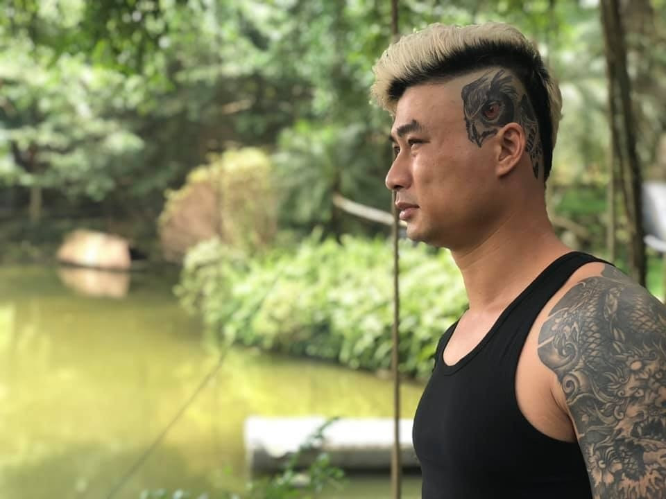 Duy Hưng từng đóng nhiều vai diễn, từ xã hội đen, giang hồ bặm trợn trong Quỳnh búp bê, Mê cung, Người phán xử đến cảnh sát phim Sinh tử, người đàn ông gà trống nuôi con trong Mùa hoa tìm lại hay “Phó lãnh đạo” tính tình tưng tửng nhưng nhiệt tình, tốt bụng phim Ga-ra hạnh phúc…