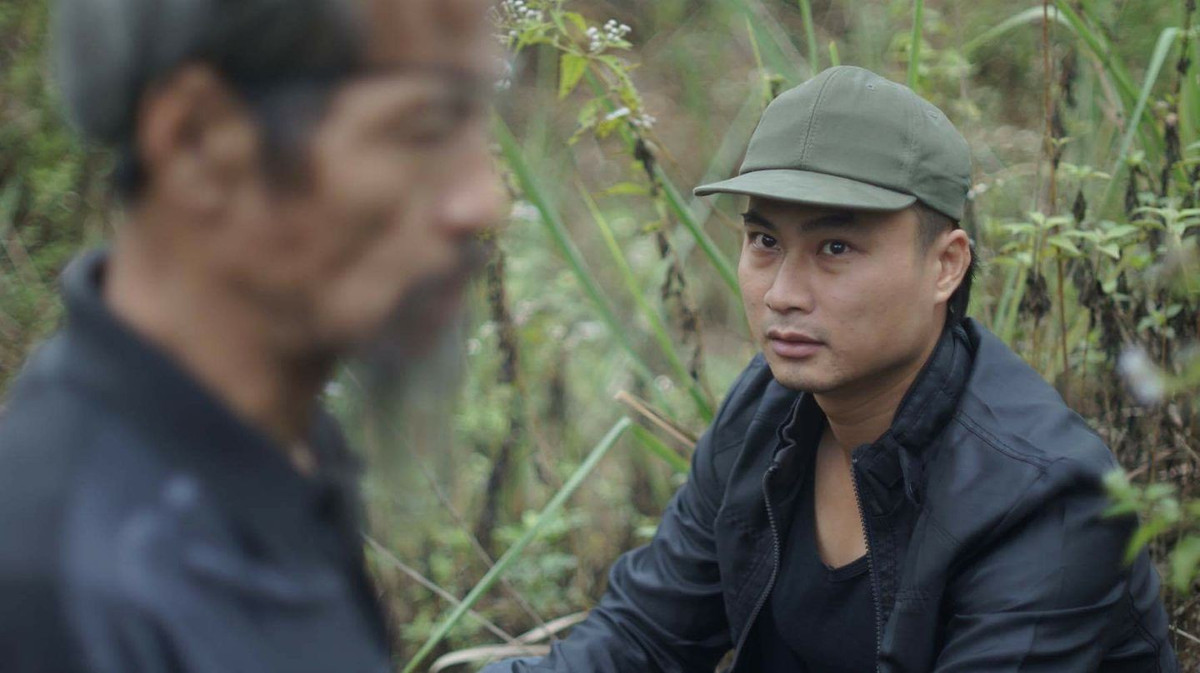 Nam diễn viên từng chia sẻ với Tiền Phong anh ấn tượng với vai Hoàng mặt sắt trong Người phán xử, dù là vai nhỏ, đây là lần đầu Duy Hưng chạm ngõ truyền hình và có nhiều kỷ niệm, bài học từ vai diễn này.