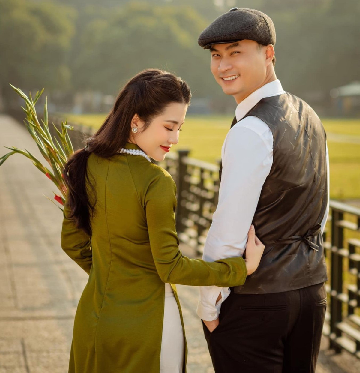 Kết hôn từ năm 2019 với vợ là diễn viên Nguyễn Huyền, sinh năm 1995, kinh doanh trong lĩnh vực mỹ phẩm, làm đẹp. Trái ngọt hôn nhân của cả hai là cậu con trai kháu khỉnh. Duy Hưng được vợ hết mình ủng hộ theo nghiệp diễn viên và tiết lộ chồng là người biết cân đối thời gian giữa công việc và gia đình.