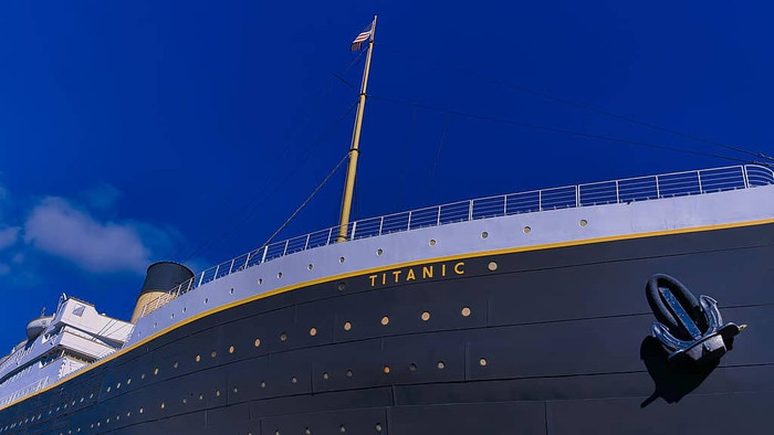 Khám phá tảng băng trôi đã đánh chìm tàu Titanic - Hình 4 Kham pha tang bang troi da danh chim tau Titanic-Hinh-4