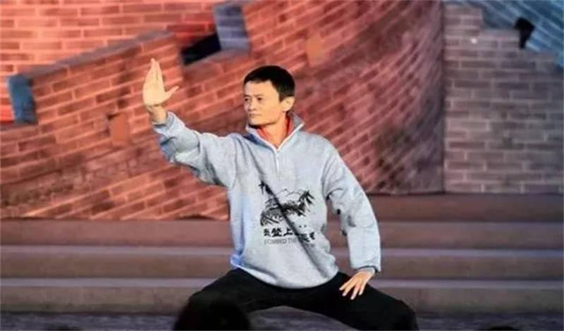 Cựu vệ sĩ được Jack Ma coi như hình với bóng giờ ra sao? - Hình 4 Cuu ve si duoc Jack Ma coi nhu hinh voi bong gio ra sao?-Hinh-4