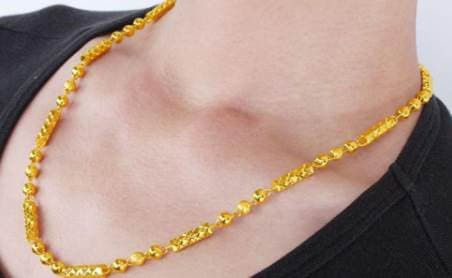 Kieng ki khi deo vang nhieu nguoi khong biet