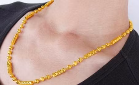 Kieng ki khi deo vang nhieu nguoi khong biet