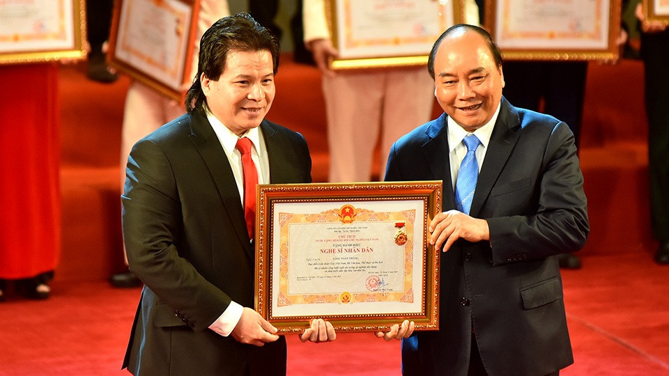 "Ông vua xiếc Việt" kể chuyện ăn ngủ cùng trăn khổng lồ ảnh 3 "Ông vua xiếc Việt" kể chuyện ăn ngủ cùng trăn khổng lồ ảnh 3