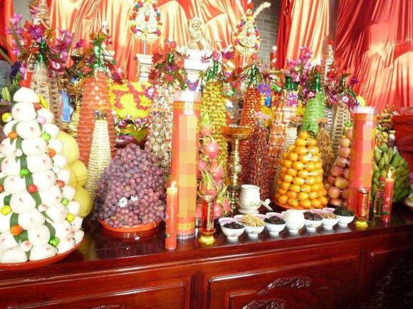 Khi cung trai cay truoc Phat, hay ghi nho nam chu