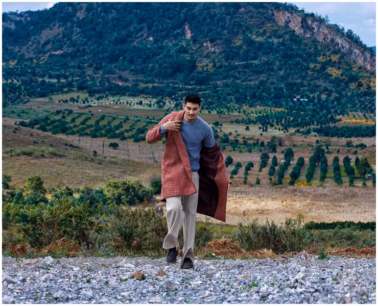 "Nam nhân đẹp nhất thế giới" gây bất ngờ với diện mạo khác xưa ảnh 4