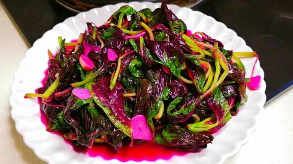 Uong mot hop sua khong bang an 1 can rau nay