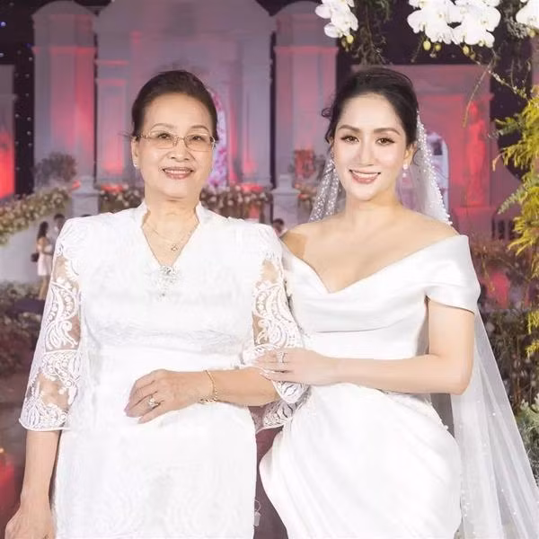 Me ruot Khanh Thi: Van cong tai nang, U80 sac voc van tre khoe-Hinh-8