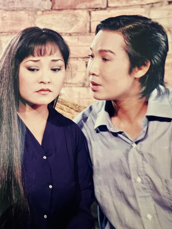 Danh ca Huong Lan dang tai loat anh ben loat nghe si ten tuoi-Hinh-5