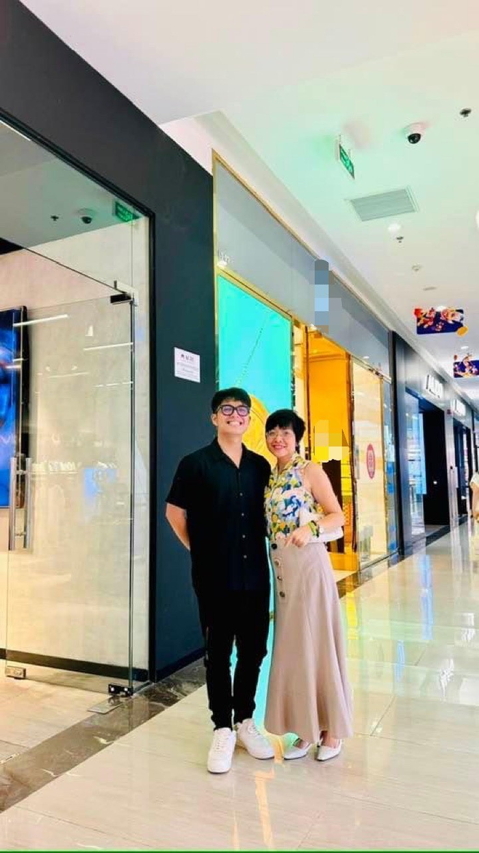 Con trai NSND Cong Ly voc dang cao lon o tuoi 18-Hinh-2