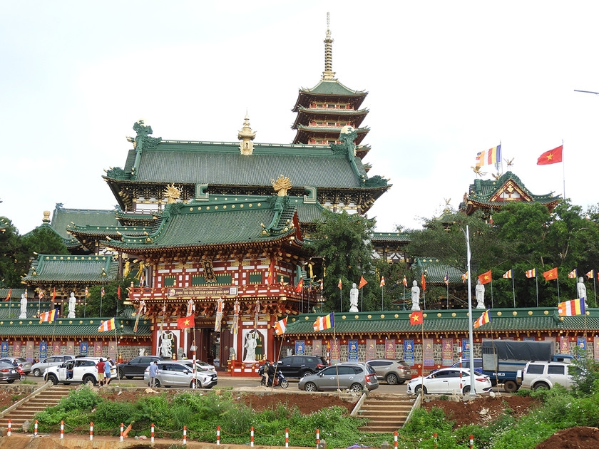 Doc dao kien truc Phat giao tai Pleiku