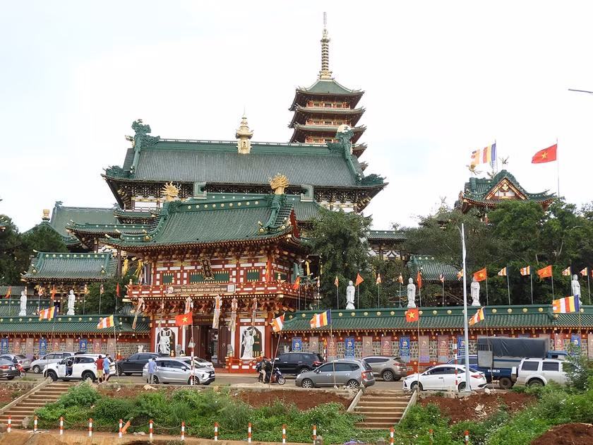 Doc dao kien truc Phat giao tai Pleiku