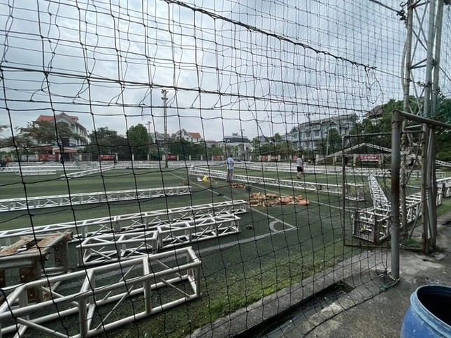 Ba anh chi em chi tien ty to chuc dam cuoi chung mot ngay-Hinh-3