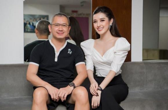 Á hậu Huyền My khoe ảnh bố thời trẻ: Ngoại hình hệt tài tử - Hình 4 A hau Huyen My khoe anh bo thoi tre: Ngoai hinh het tai tu-Hinh-4