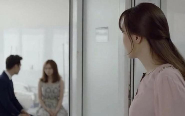 Me chong om nho di tang qua Tet, con dau biet nguoi nhan soc