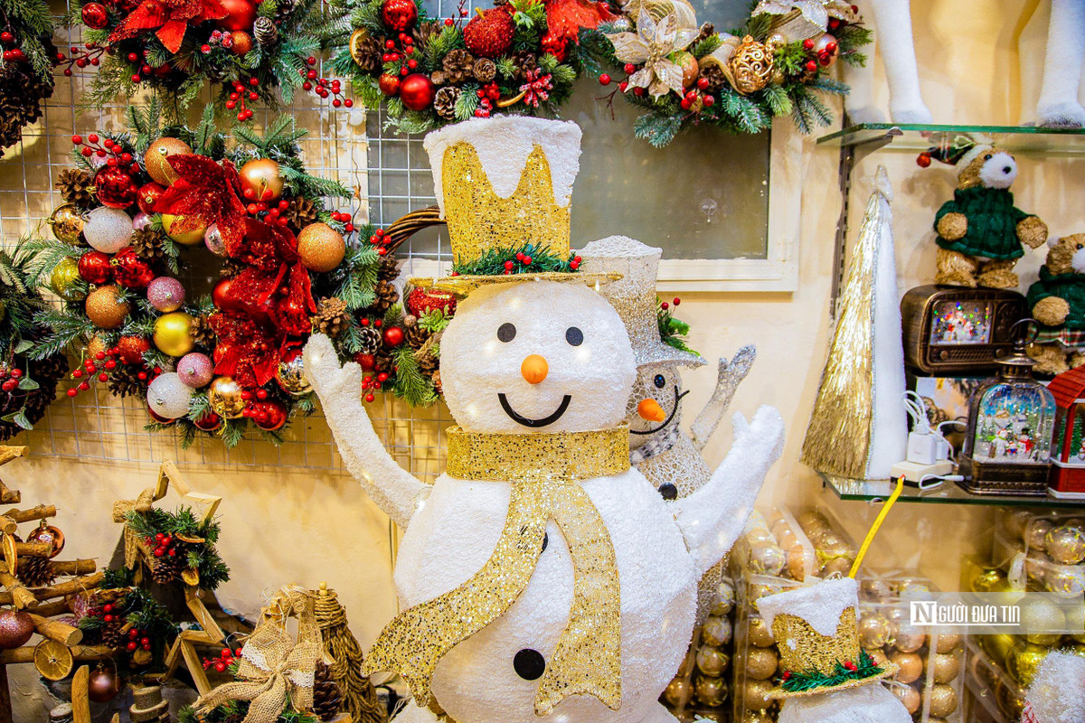 Các mẫu mã đa dạng, các đồ vật tinh xảo và bắt mắt hơn nhằm phục vụ như cầu mua bán.