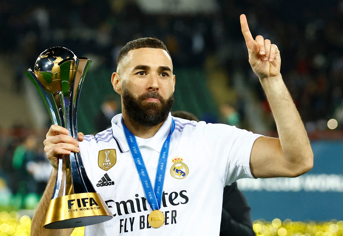 Benzema ap sat ky luc nhieu danh hieu nhat lich su Real Madrid