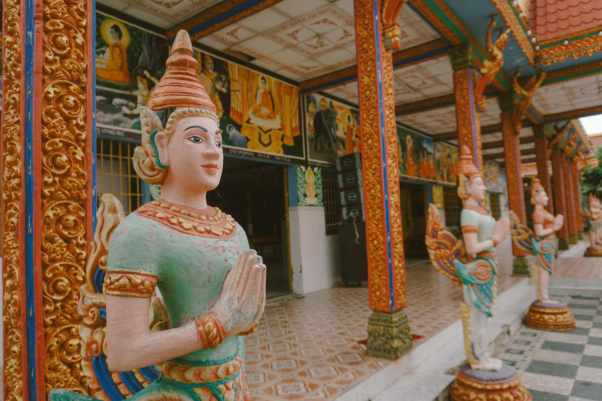 Kham pha 4 ngoi chua ruc ro tai Soc Trang va Bac Lieu-Hinh-3