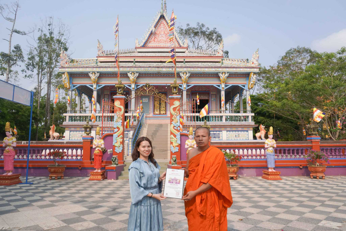 Kham pha 4 ngoi chua ruc ro tai Soc Trang va Bac Lieu-Hinh-4