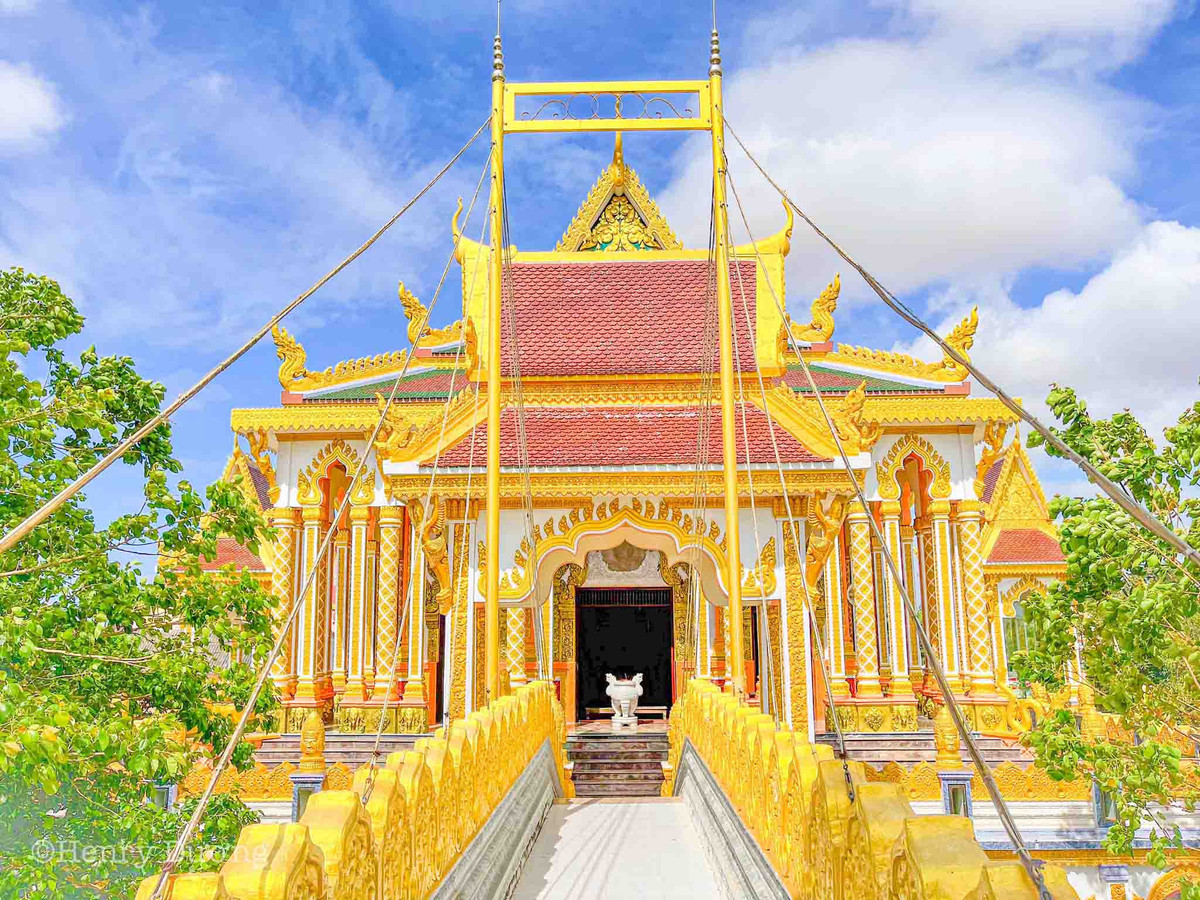 Kham pha 4 ngoi chua ruc ro tai Soc Trang va Bac Lieu-Hinh-13