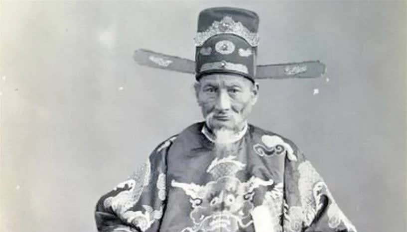 3 người Việt Nam đầu tiên được chụp ảnh chân dung - Hình 2 3 nguoi Viet Nam dau tien duoc chup anh chan dung-Hinh-2