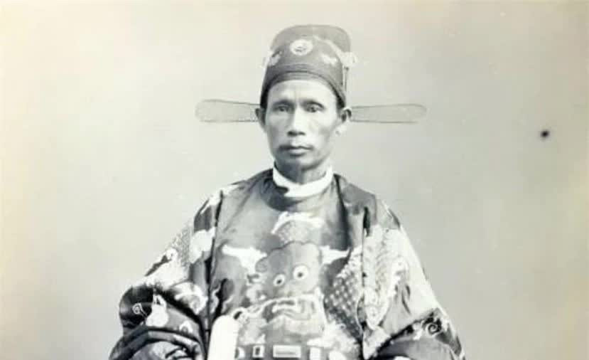 3 người Việt Nam đầu tiên được chụp ảnh chân dung - Hình 3 3 nguoi Viet Nam dau tien duoc chup anh chan dung-Hinh-3