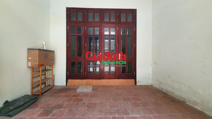 Thong tin moi vu be gai 2 tuoi o Quoc Oai bi co giao hanh hung