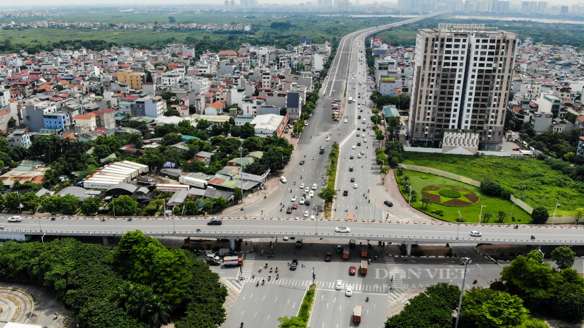 Hầm chui tại nút giao Cổ Linh được xây dựng theo hướng đường dẫn cầu Vĩnh Tuy đi trung tâm quận Long Biên.