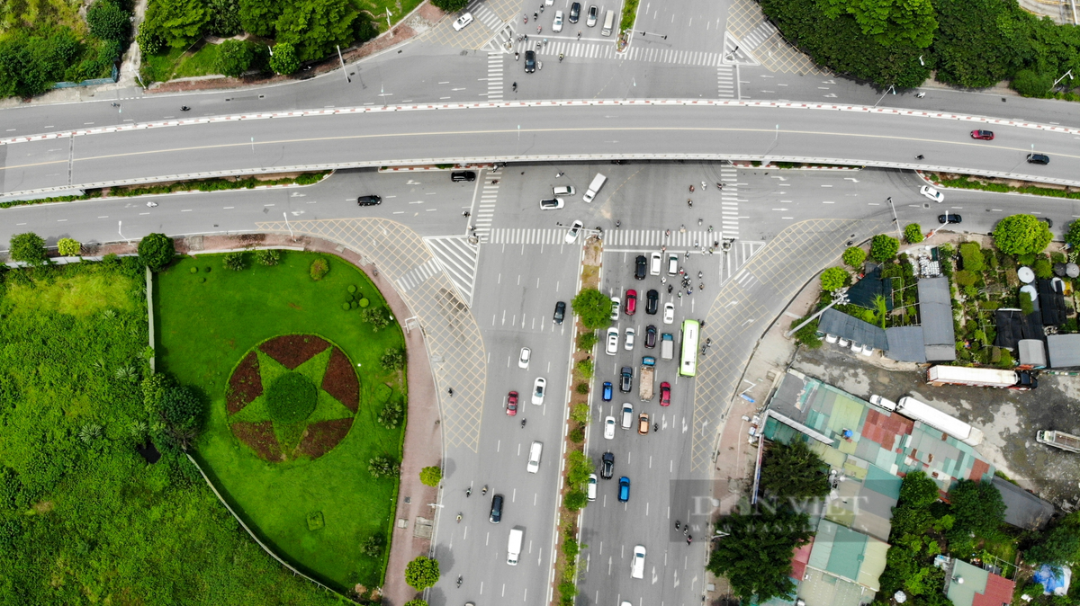 Tổng mức đầu tư dự án được tính toán khoảng từ 500 đến 700 tỷ đồng, thời gian thực hiện dự án giai đoạn 2023 - 2024. Hồ sơ và thông số thiết kế hầm và chức năng sử dụng được yêu cầu như các hầm chui đã đưa vào sử dụng như Lê Văn Lương, Trung Hòa, Thanh Xuân.