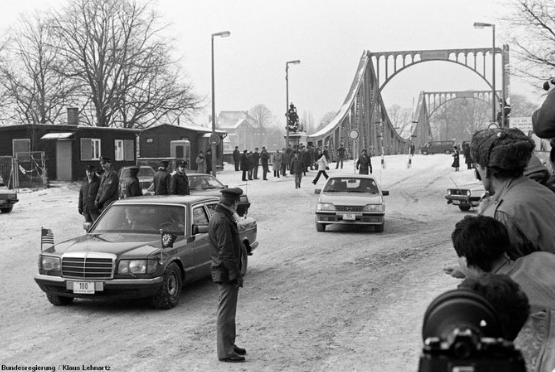 Glienicke - Cay cau diep vien co vai tro gi trong Chien tranh Lanh?-Hinh-4