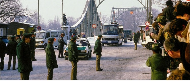 Glienicke - Cay cau diep vien co vai tro gi trong Chien tranh Lanh?-Hinh-3